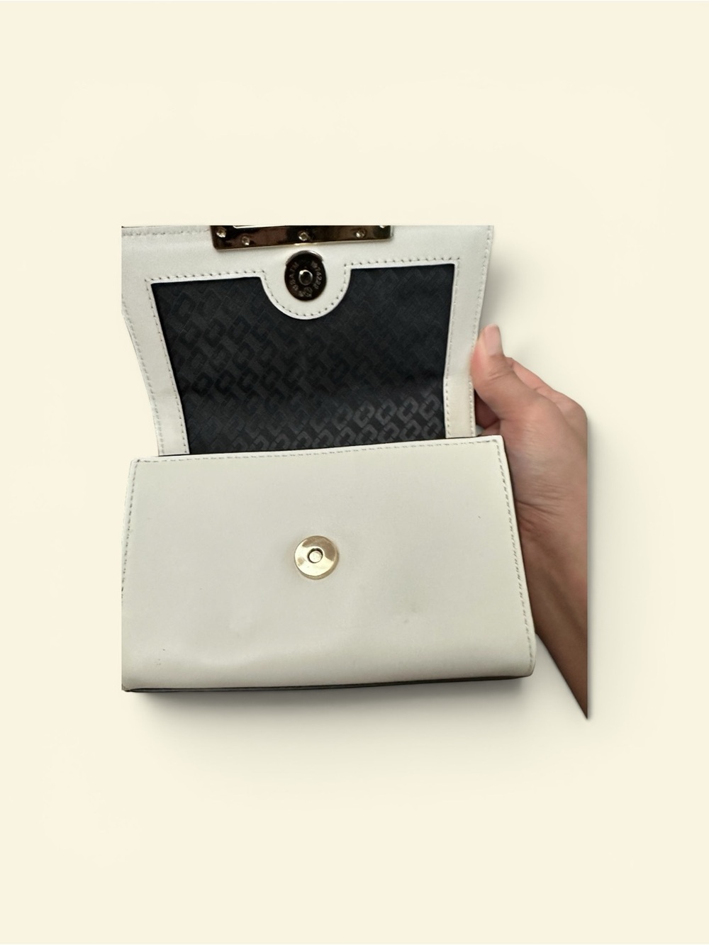 Diane Von Furstenberg White Croc-Embossed Chain Crossbody with Gold Hardware - Picture 3 of 6